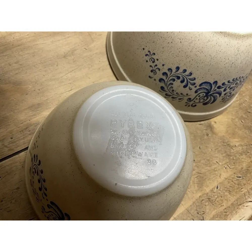 Pyrex vintage homestead